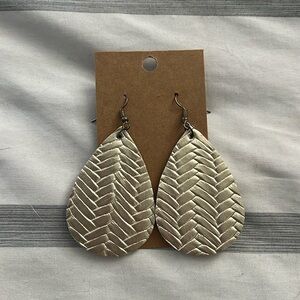 Light Gold Woven Earrings